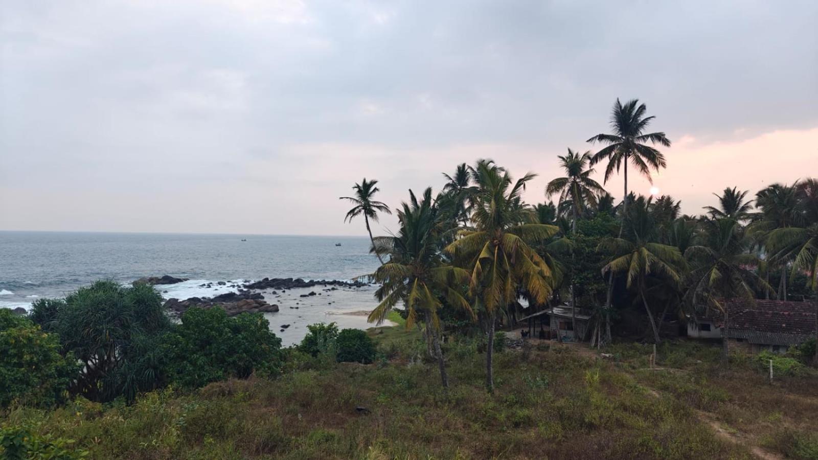 Silverlane Beach House Matara Bagian luar foto